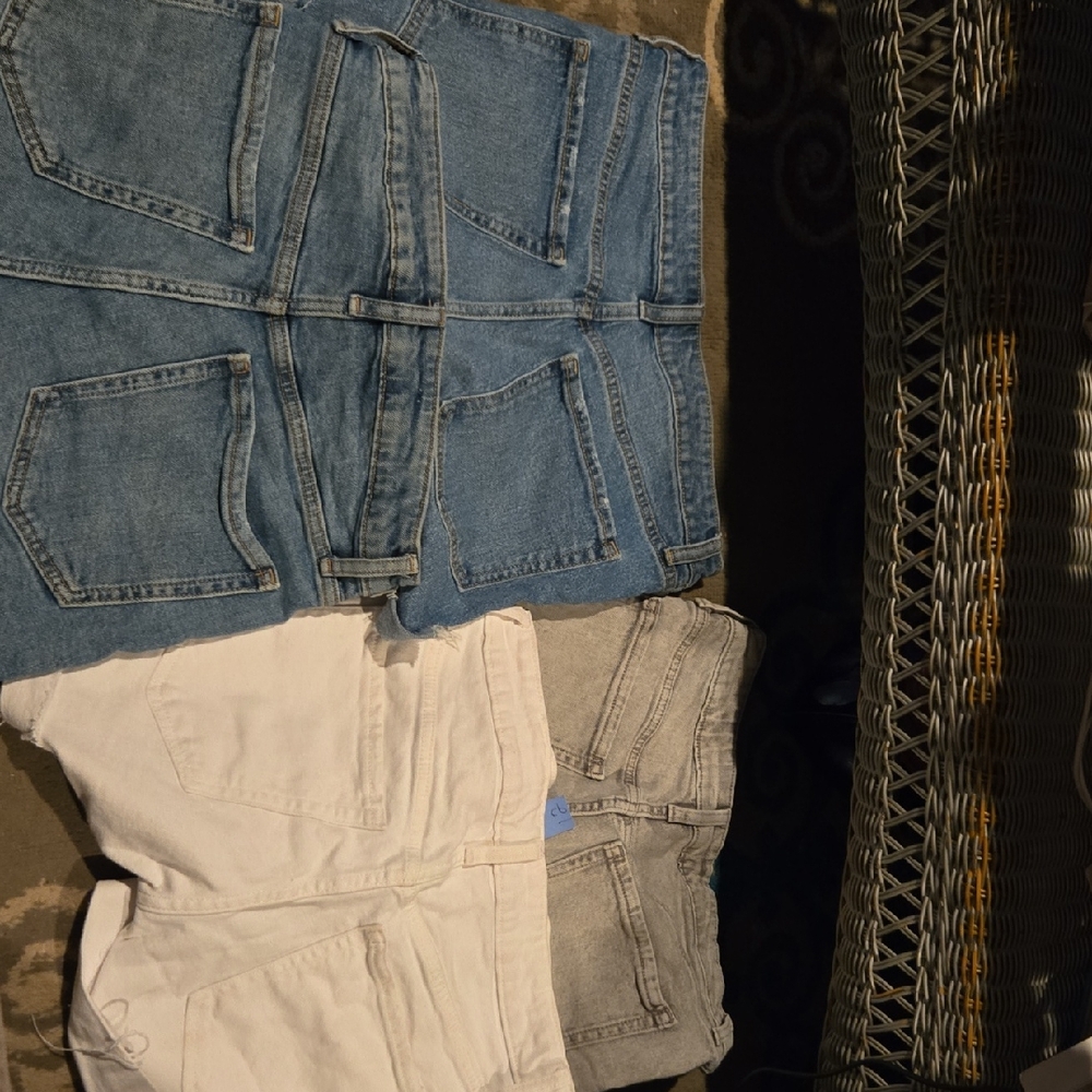 Old Navy High Rise Jeans in Blue, White, and Gray